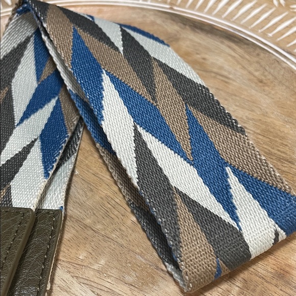 Stylish Geometric Strap with Gold Hardware - Picture 2 of 3